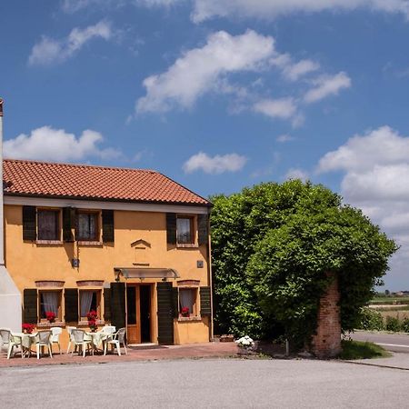 Willa Agriturismo Le 4 Rose Vescovana Zewnętrze zdjęcie